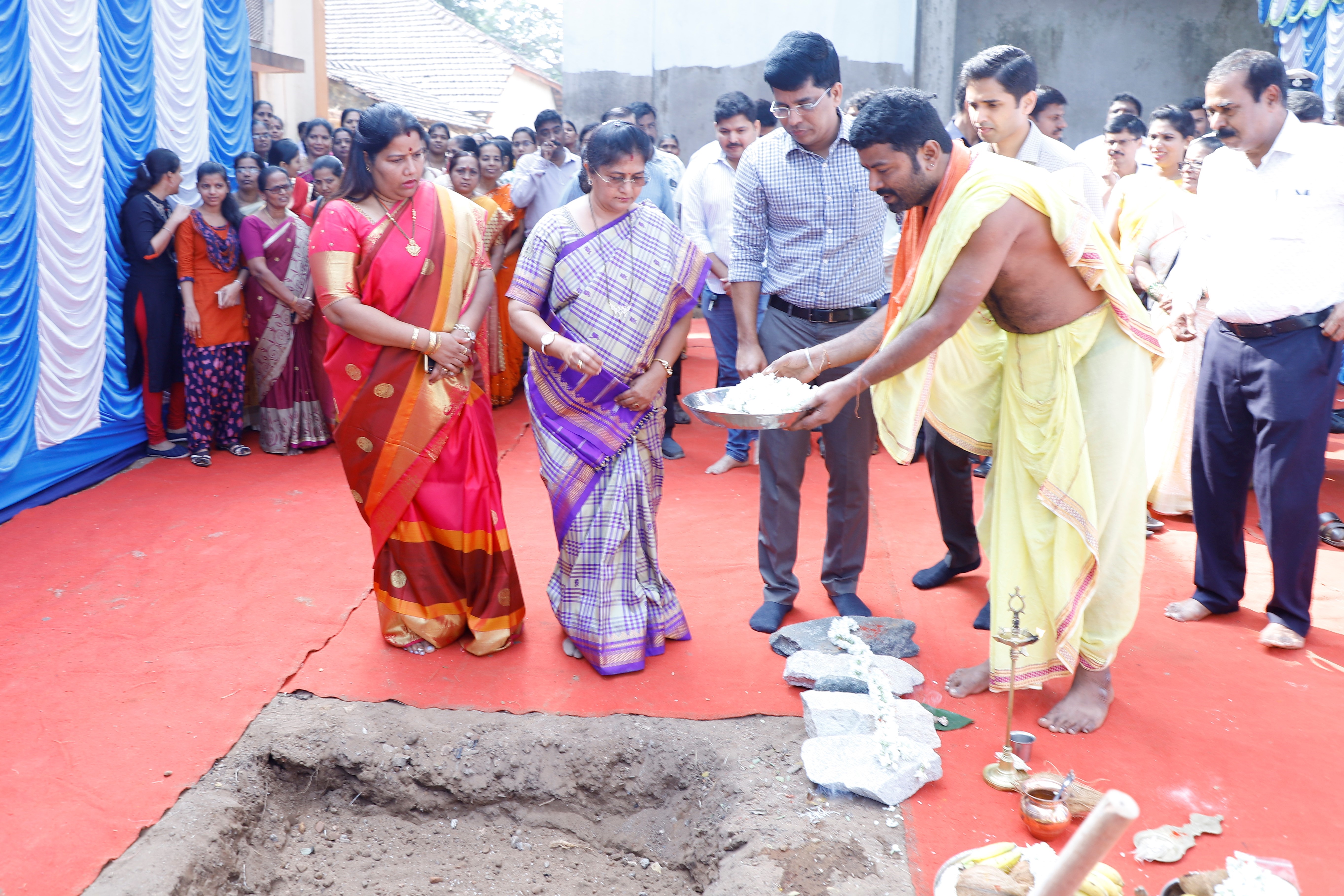 ಚಿಕ್ಕಿ ಘಟಕಕ್ಕೆ ಶಂಕುಸ್ಥಾಪನೆ ಮಹಿಳೆಯರ ಸಬಲೀಕರಣವೇ ಗುರಿ- ಸಚಿವೆ ಶಶಿಕಲಾ ಜೊಲ್ಲೆ